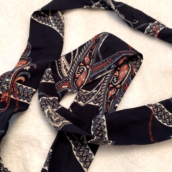 H&M navy dress with print; women’s size 10. - Picture 8 of 9